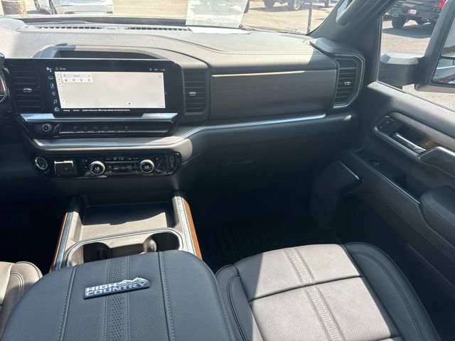Used 2024 Chevrolet Silverado 2500 High Country w/ Technology Package image 18