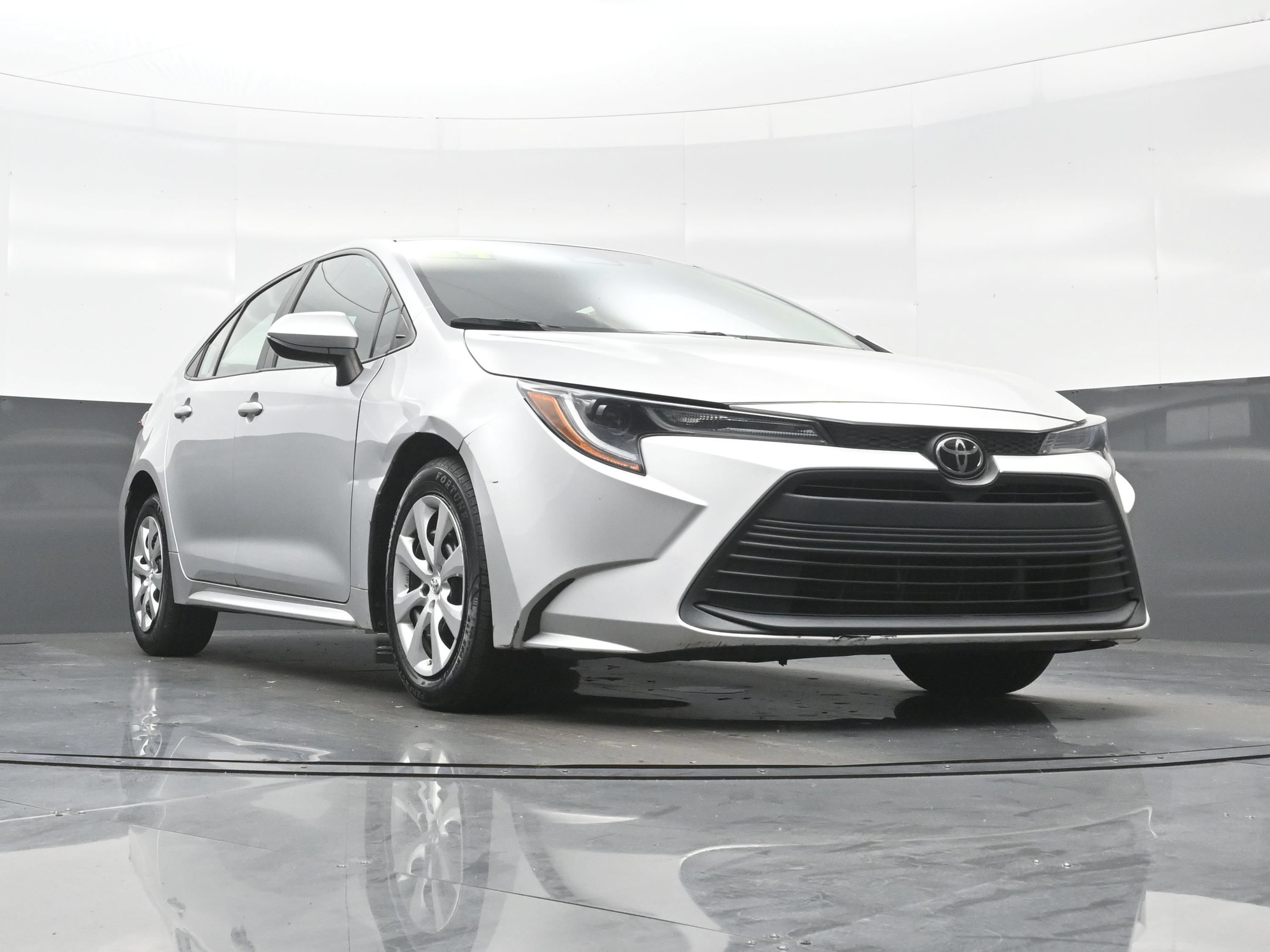 Used 2024 Toyota Corolla LE FWD image 30