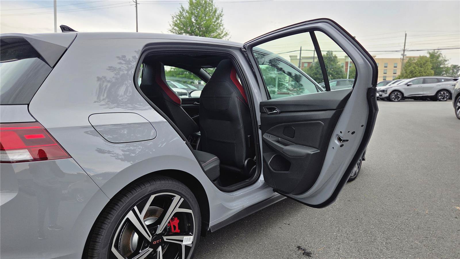 New 2026 Volkswagen GTI SE FWD image 28