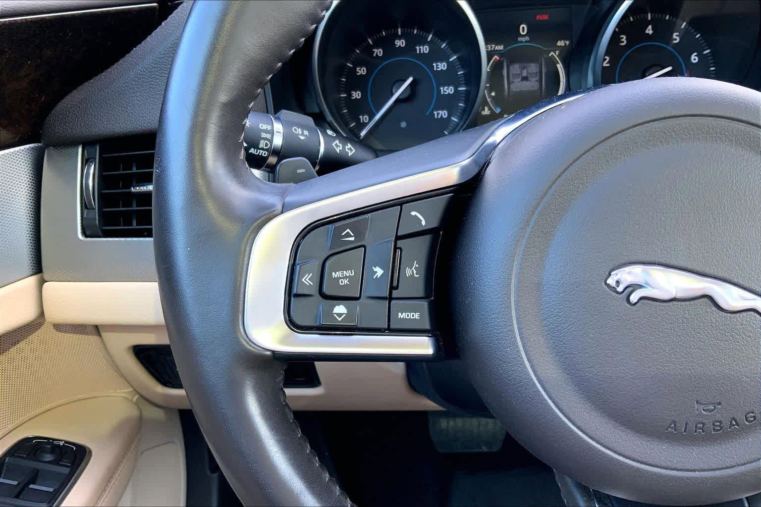 Used 2018 Jaguar XF Prestige AWD/4WD image 24