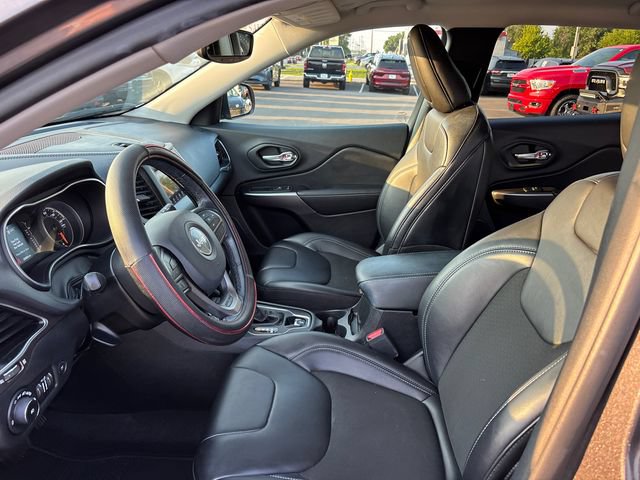 Used 2020 Jeep Cherokee Latitude Plus w/ Comfort/Convenience Group AWD/4WD image 6