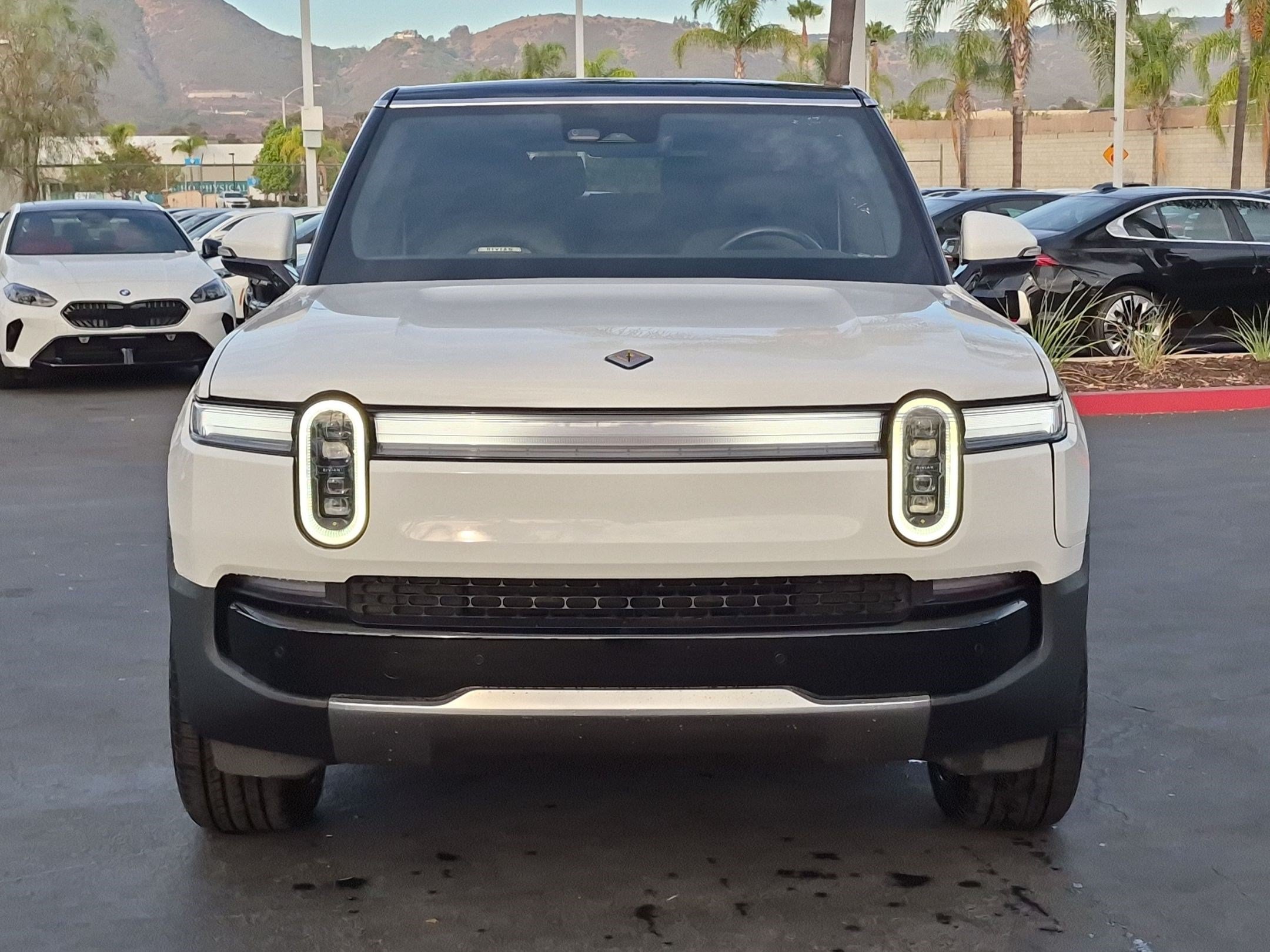 Used 2025 Rivian R1S Adventure AWD/4WD image 3