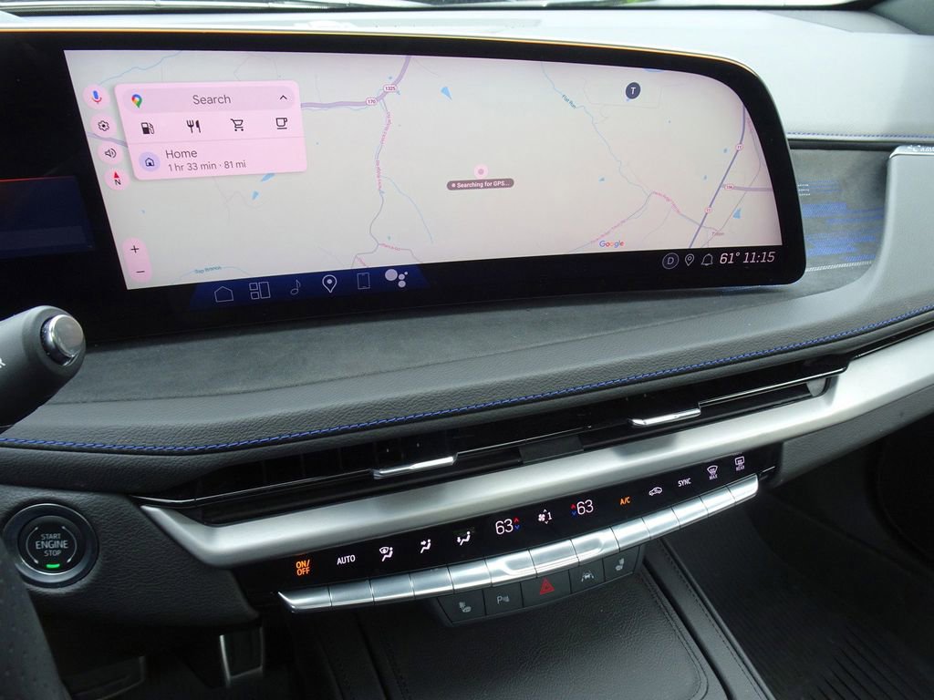 Used 2025 Cadillac XT4 Sport w/ Technology Package AWD/4WD image 17