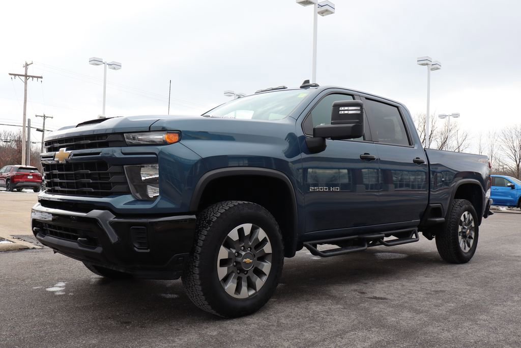 Used 2024 Chevrolet Silverado 2500 Custom w/ Custom Value Package image 10