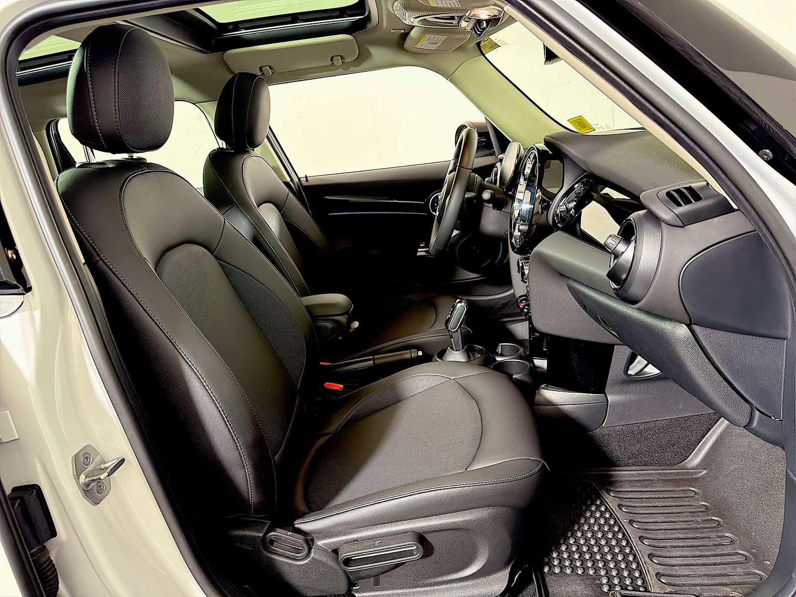 Certified 2023 MINI Cooper 4-Door Hardtop image 23