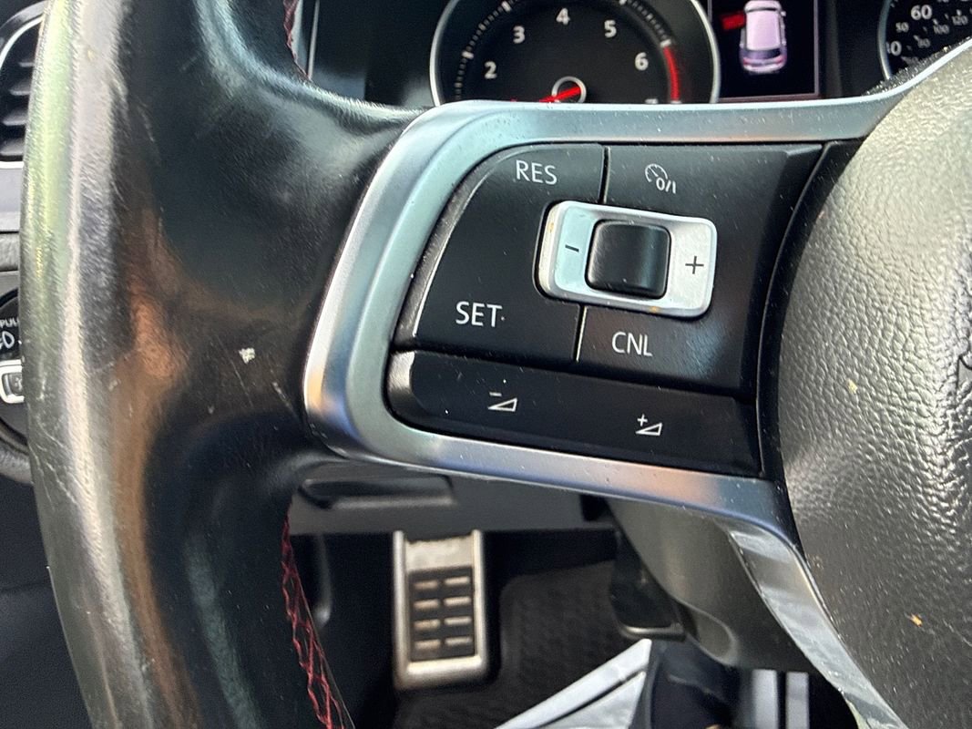 Used 2015 Volkswagen GTI SE FWD image 20