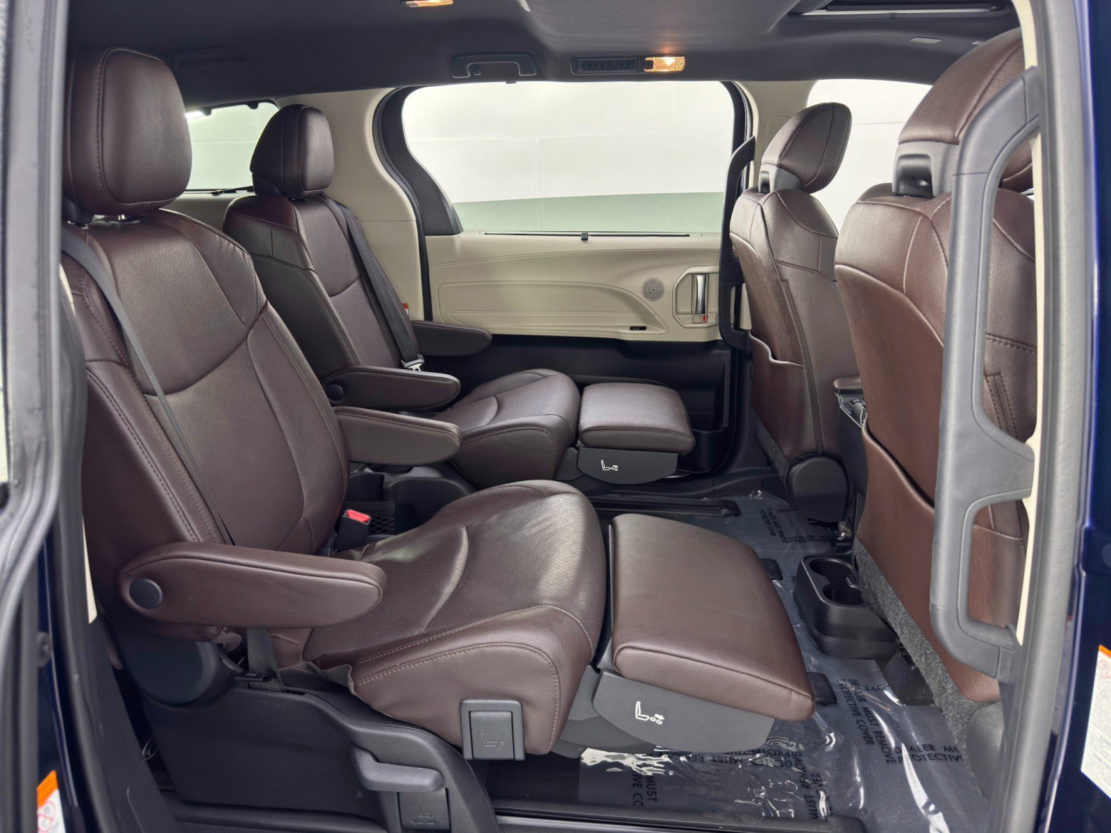 Used 2024 Toyota Sienna Platinum image 45