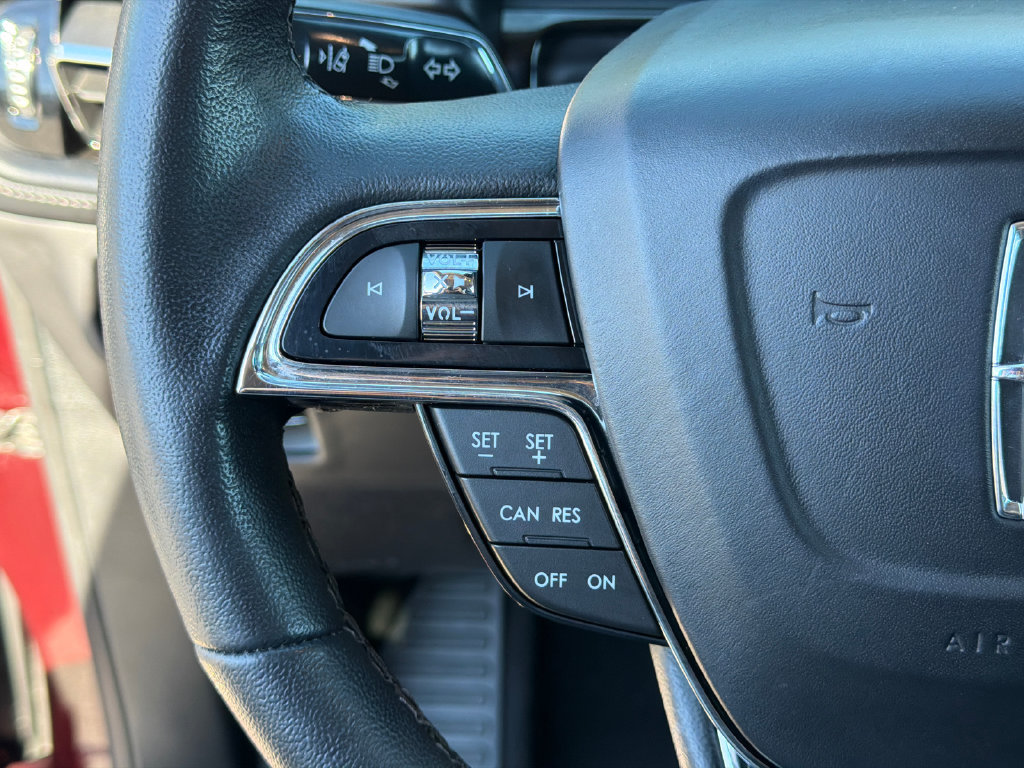 Used 2023 Lincoln Nautilus AWD w/ Premium Package image 25