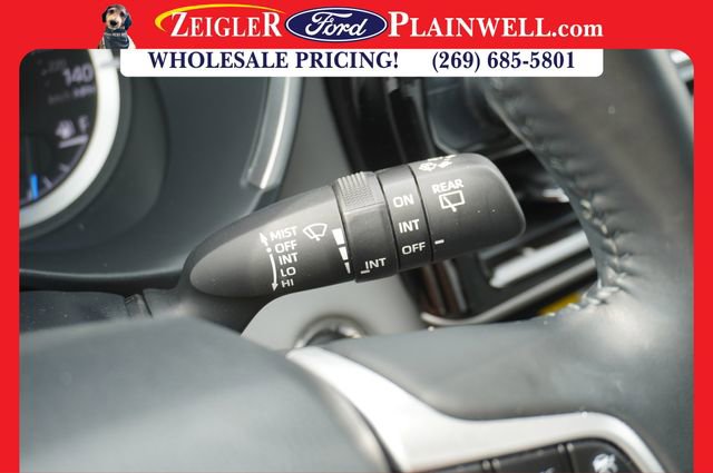 Used 2023 Toyota Highlander XLE image 30