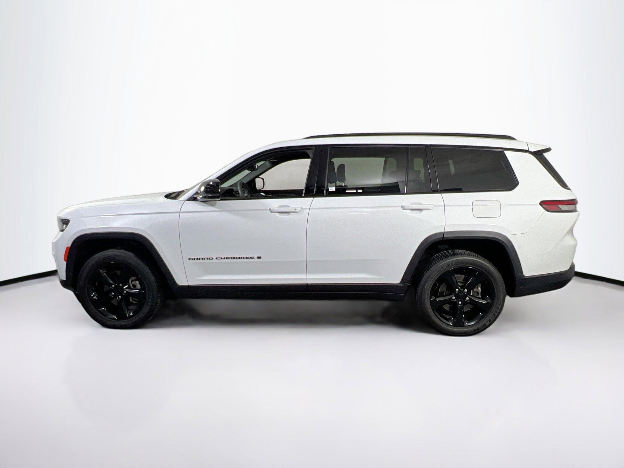 Used 2023 Jeep Grand Cherokee L Laredo AWD/4WD image 8