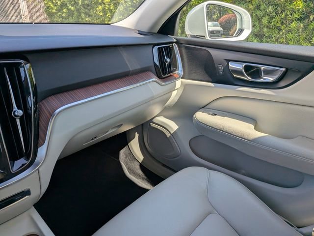 Used 2019 Volvo S60 T5 Momentum w/ Premium Package image 20