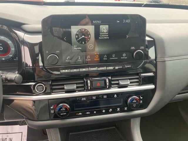 Used 2024 Nissan Pathfinder Platinum w/ Cargo Package image 19