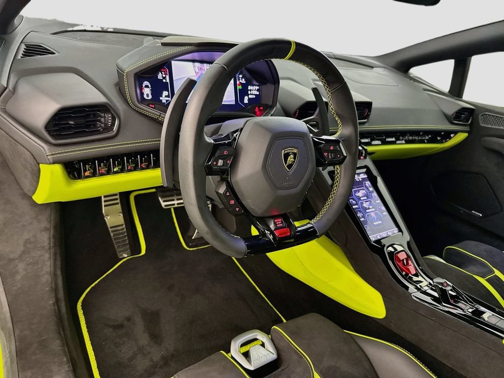 Used 2023 Lamborghini Huracan Tecnica RWD image 9
