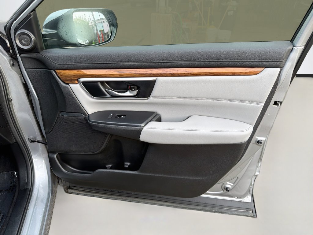 Used 2021 Honda CR-V Touring image 34
