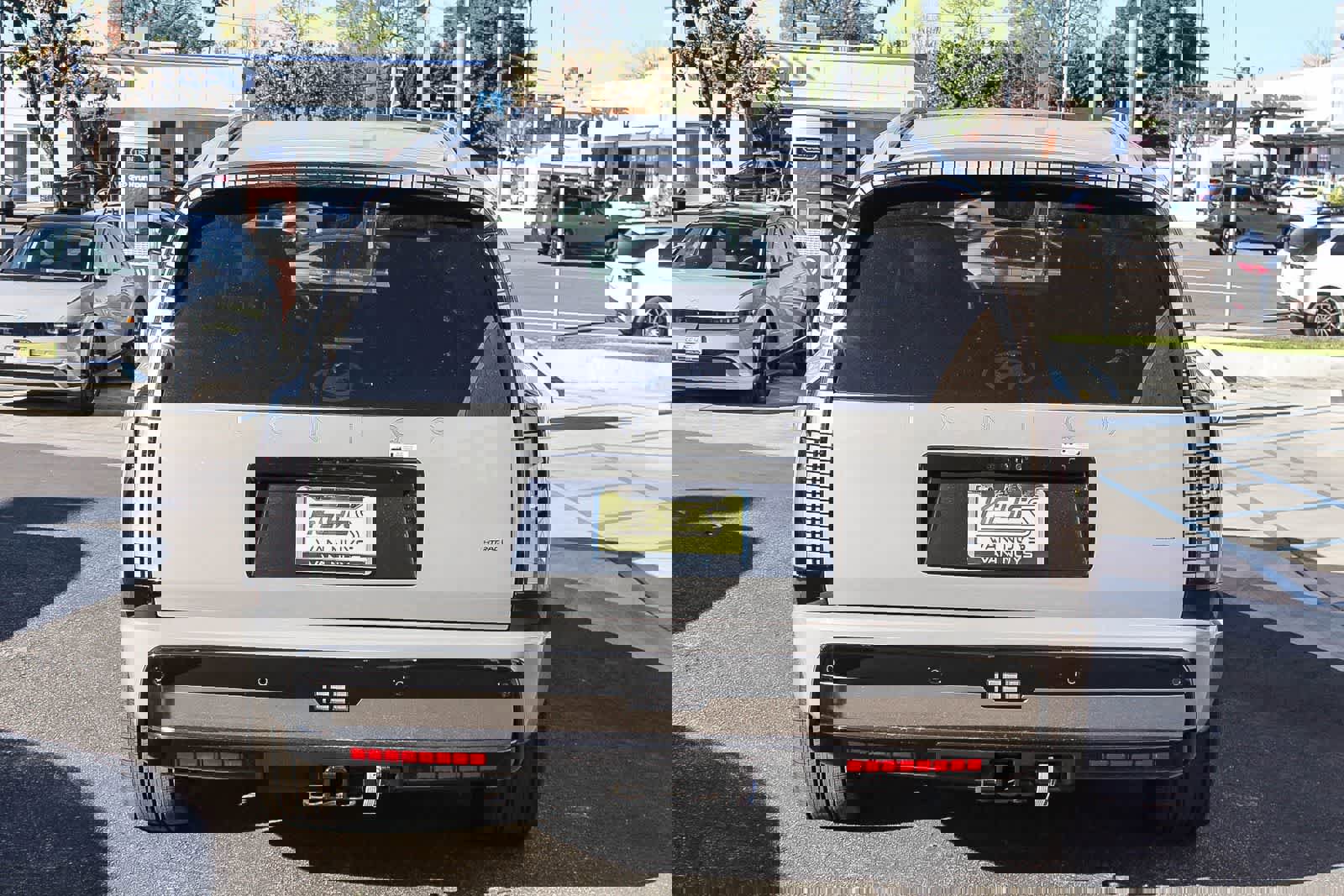 New 2026 Hyundai Ioniq 9 Calligraphy w/ Tow & Go Package image 6