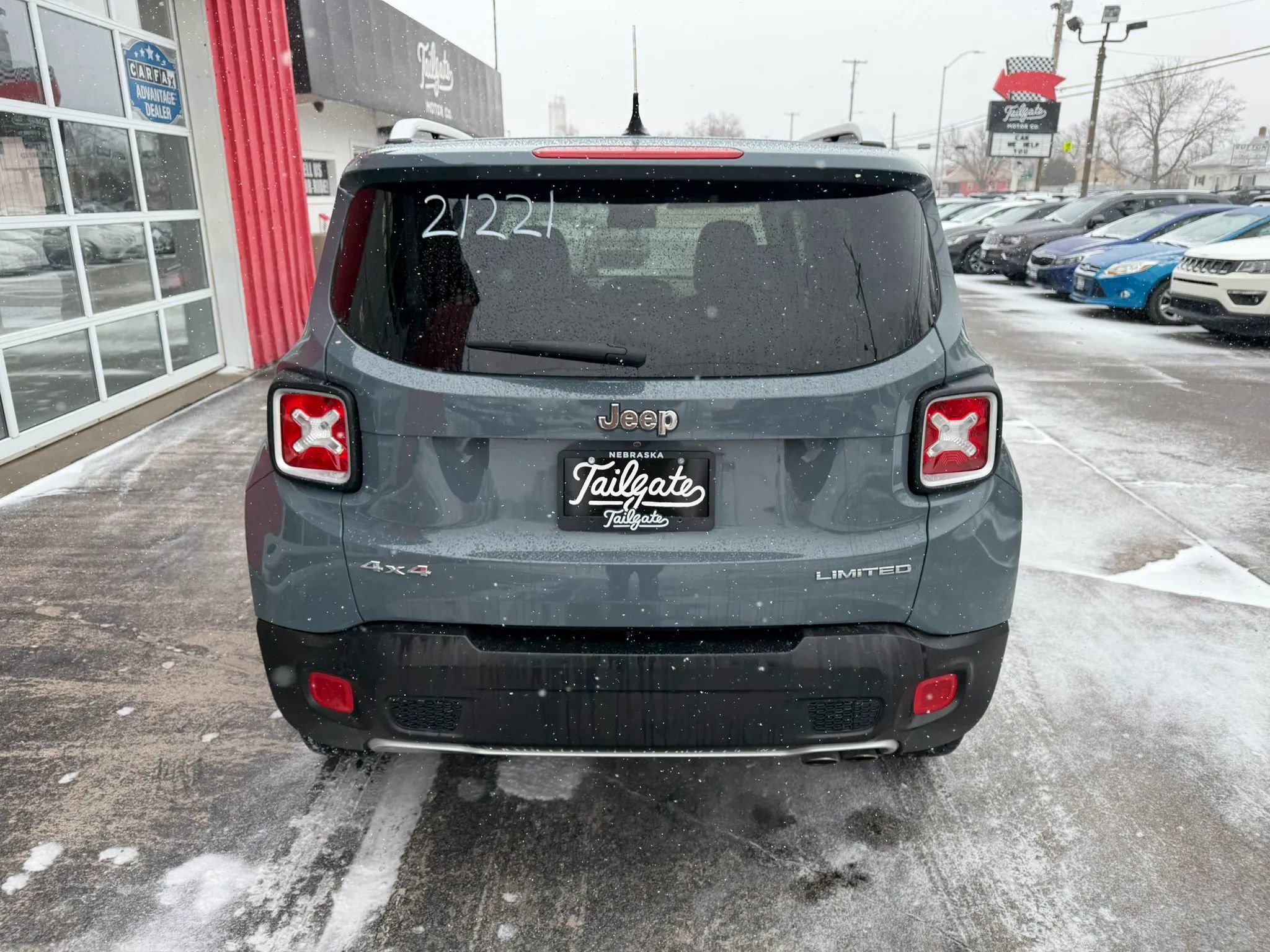 Used 2017 Jeep Renegade Limited AWD/4WD image 6