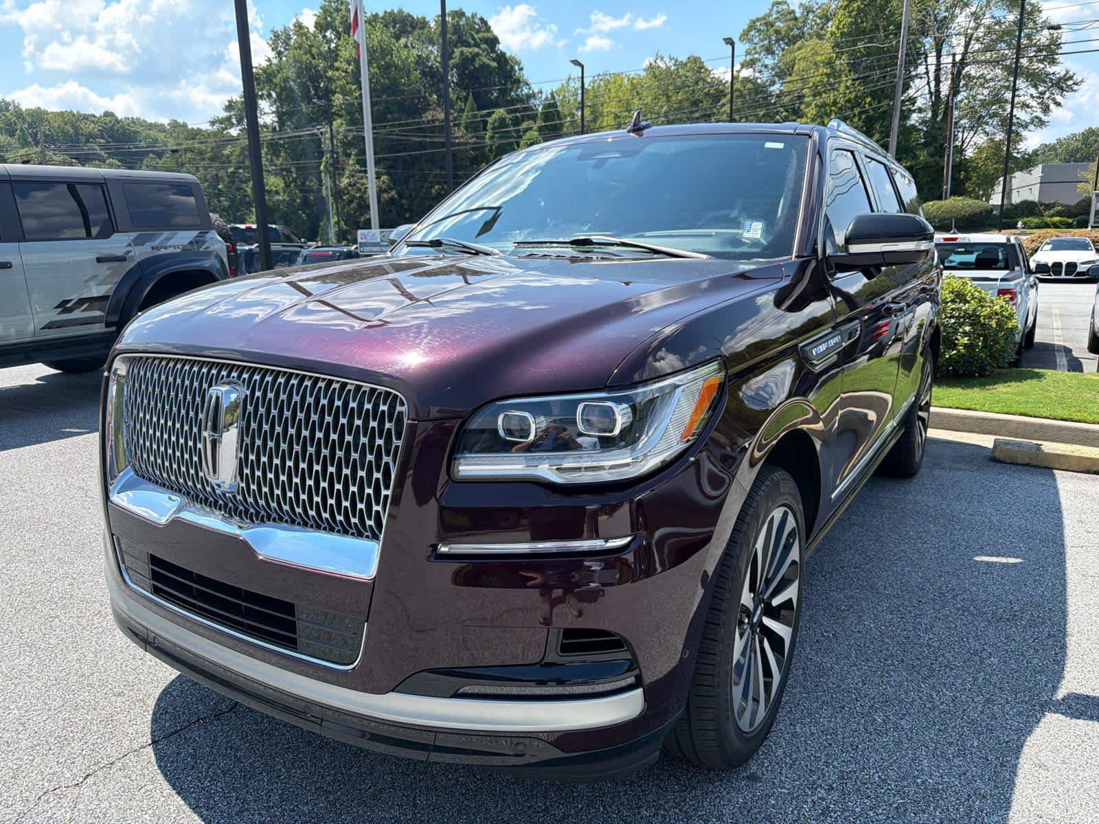 Used 2024 Lincoln Navigator Reserve AWD/4WD image 1