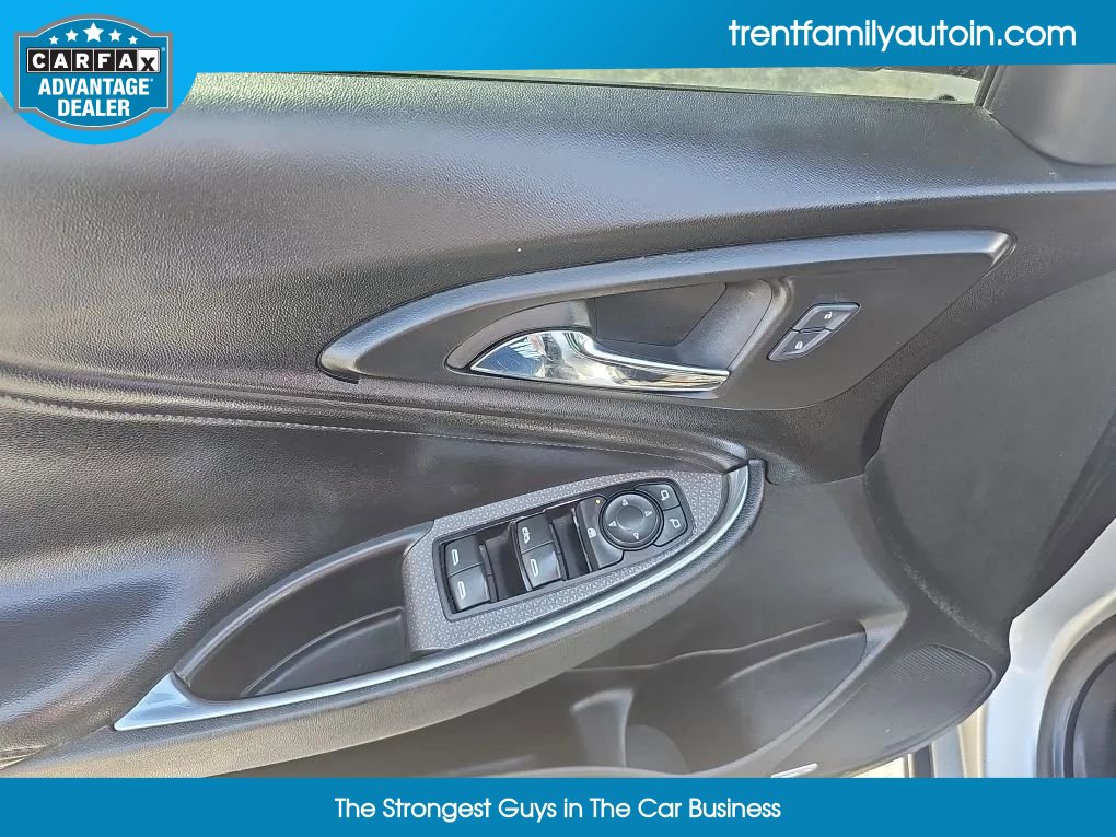 Used 2017 Chevrolet Malibu LT w/ Leather Package image 28