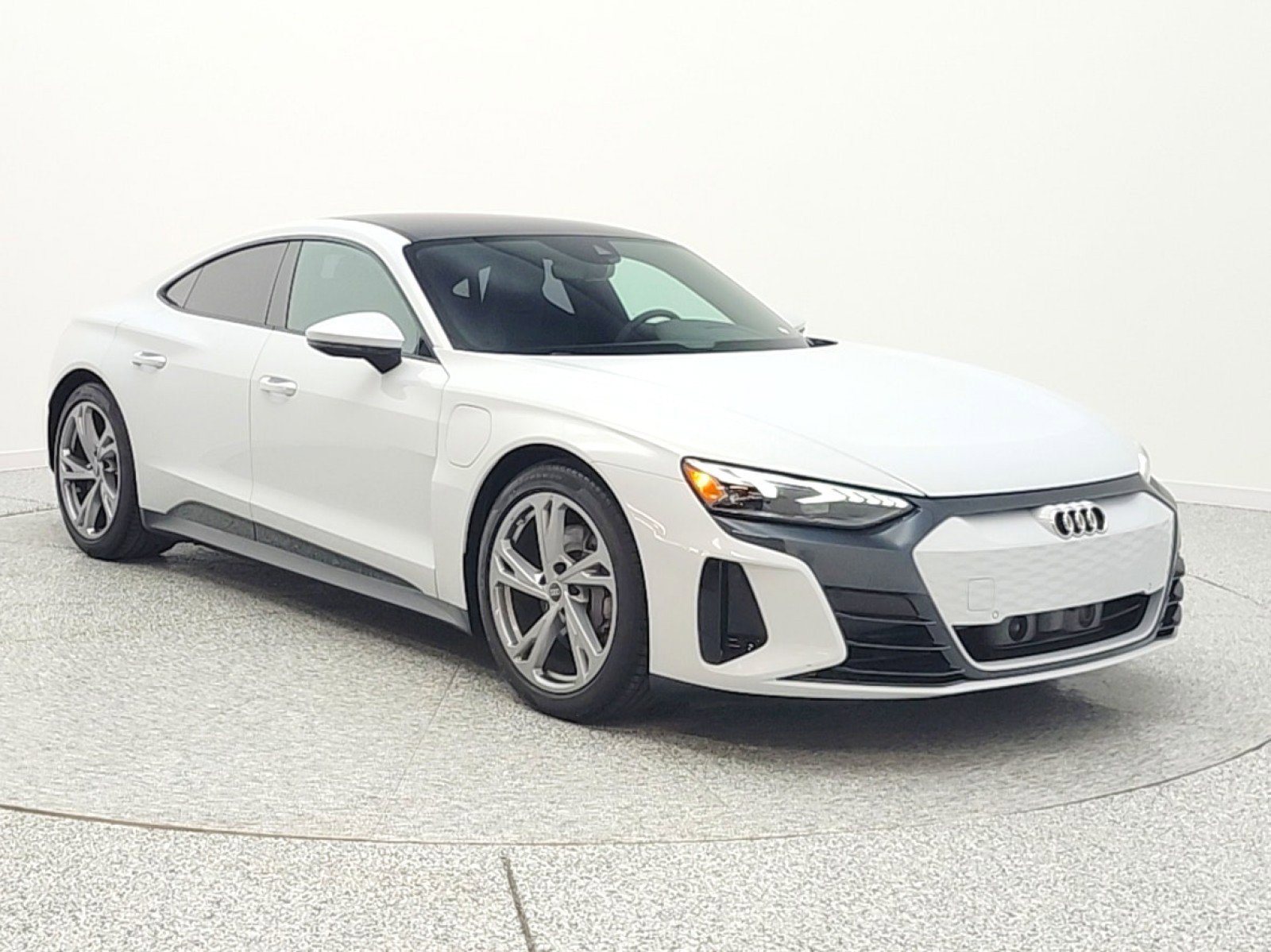 Used 2023 Audi e-tron GT Premium Plus image 3