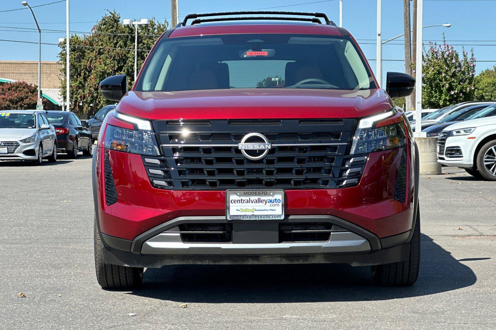 New 2026 Nissan Pathfinder Platinum AWD/4WD image 8