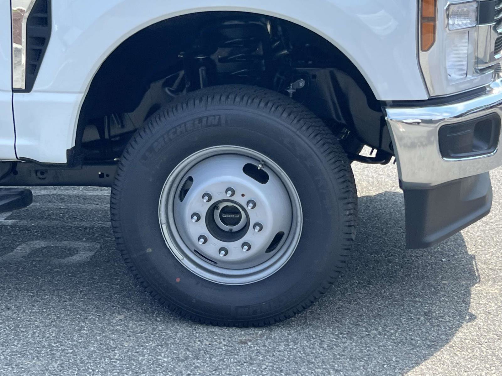 New 2025 Ford F350 XL w/ XL Chrome Package image 6