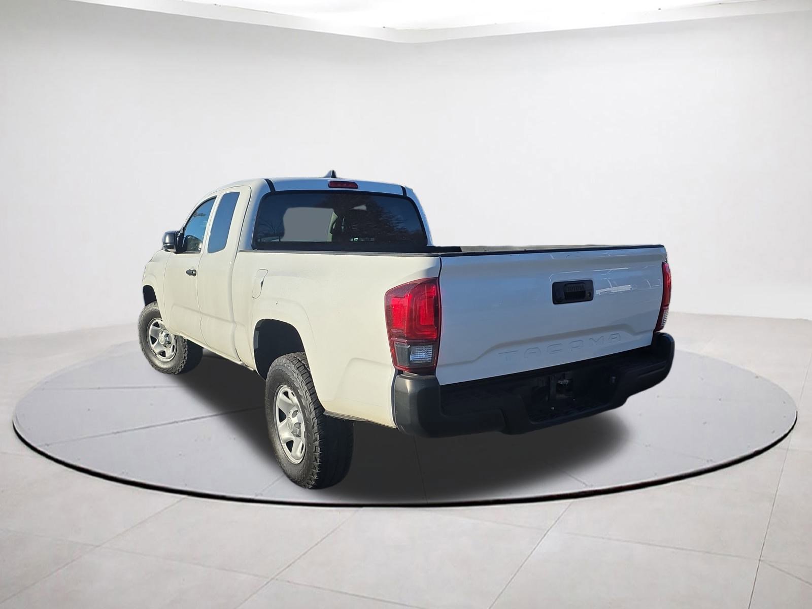 Used 2023 Toyota Tacoma 2WD Access Cab image 5