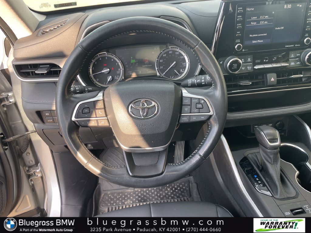 Used 2022 Toyota Highlander XLE AWD/4WD image 11