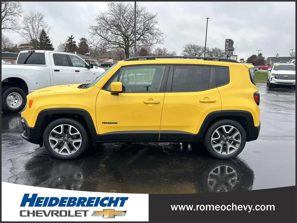 Used 2016 Jeep Renegade Latitude image 2