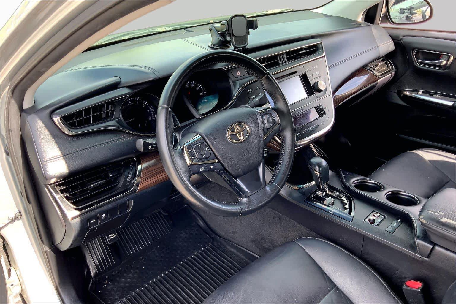 Used 2015 Toyota Avalon XLE FWD image 17