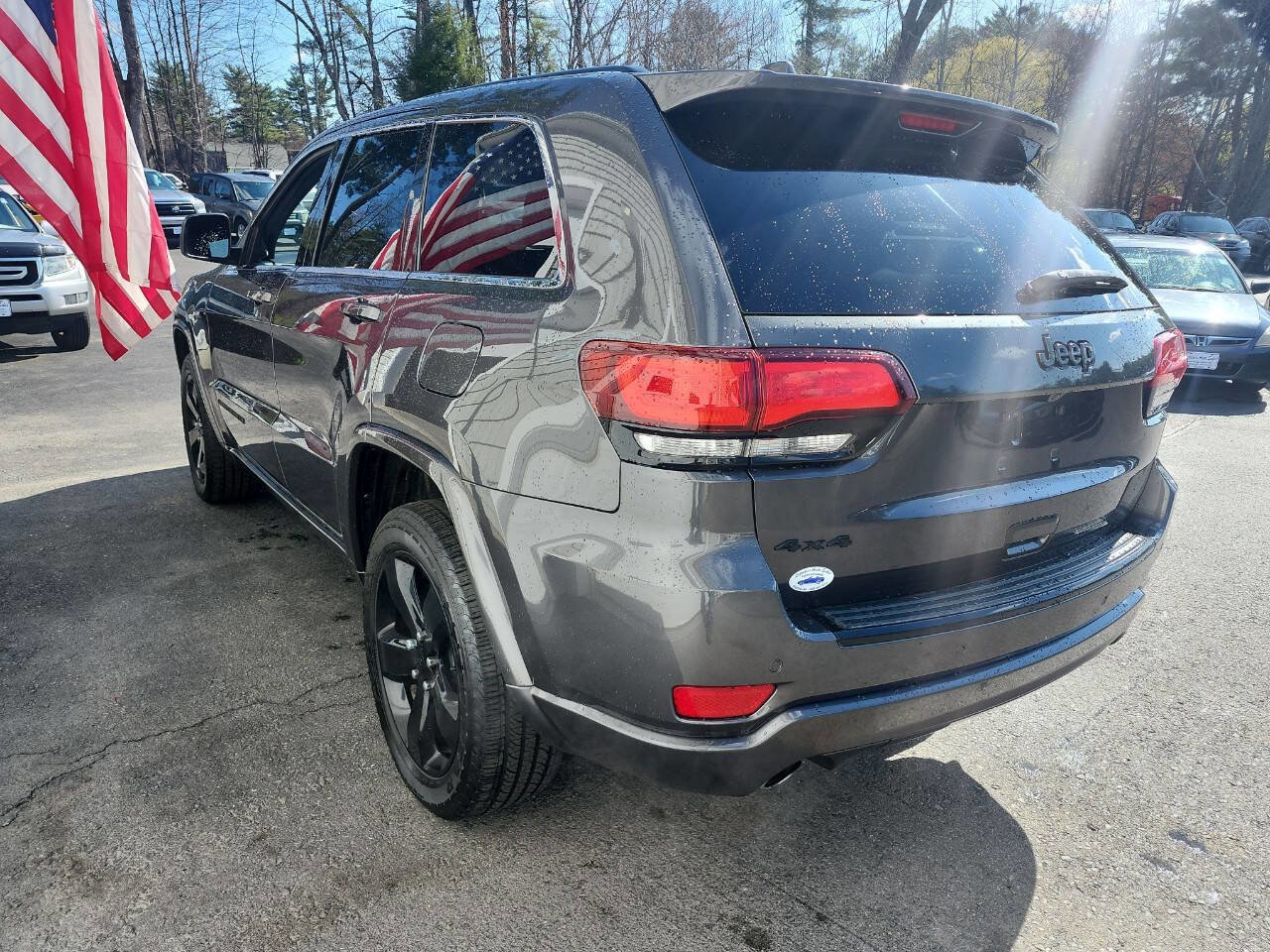 Used 2015 Jeep Grand Cherokee Altitude image 9