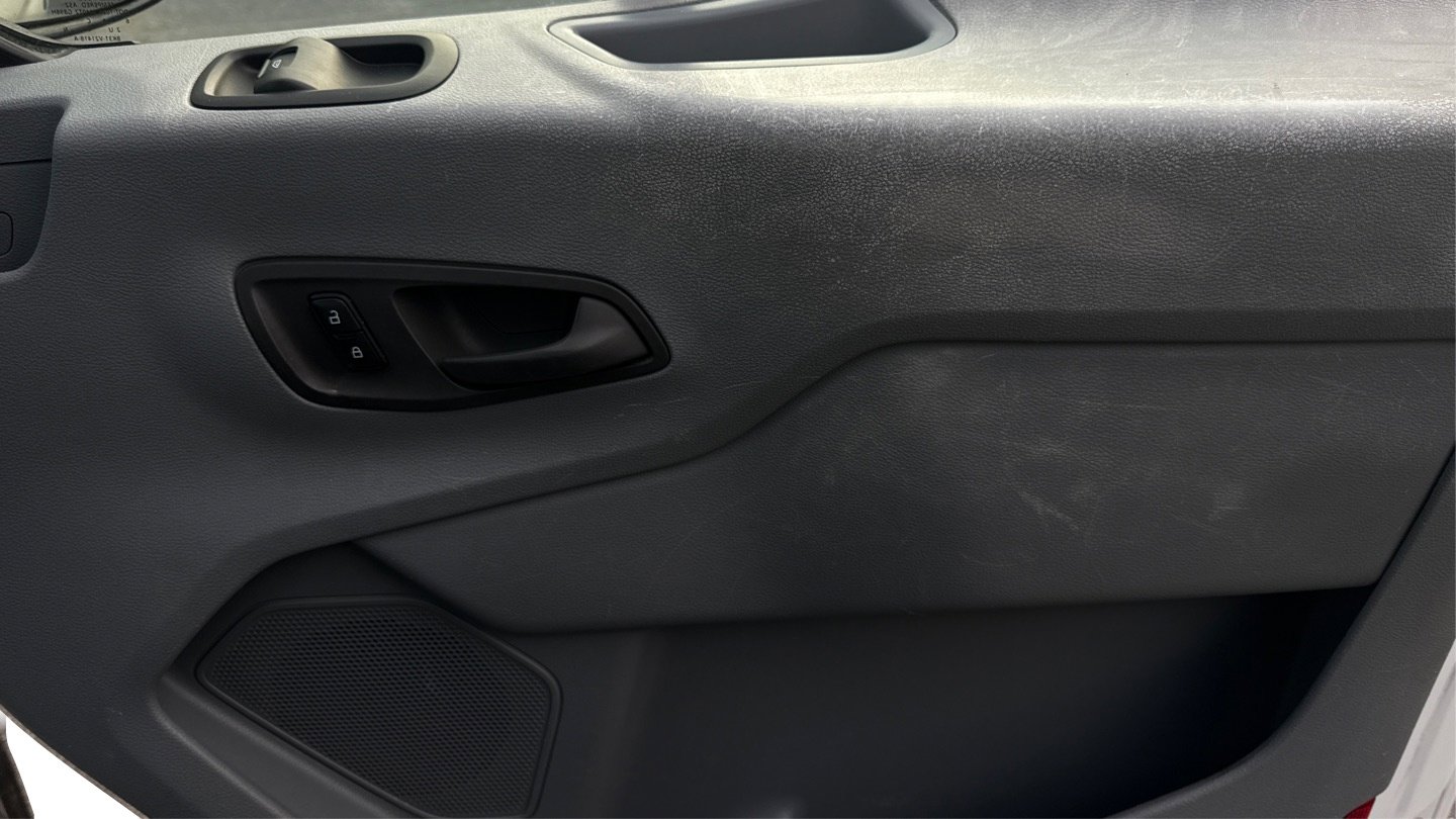 Used 2017 Ford Transit 350 XL image 31