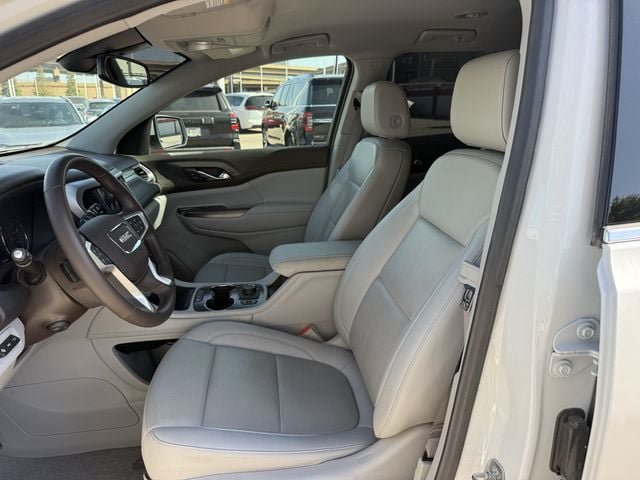Used 2021 GMC Acadia SLT w/ Technology Package FWD image 27