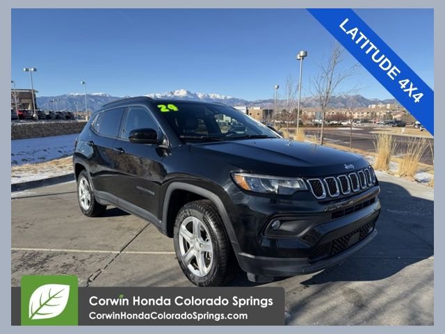 Used 2024 Jeep Compass Latitude image 1