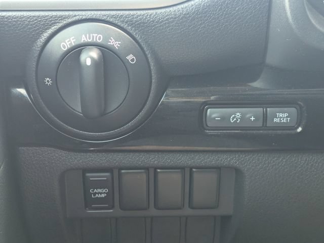 Used 2020 Nissan Titan SV RWD image 25