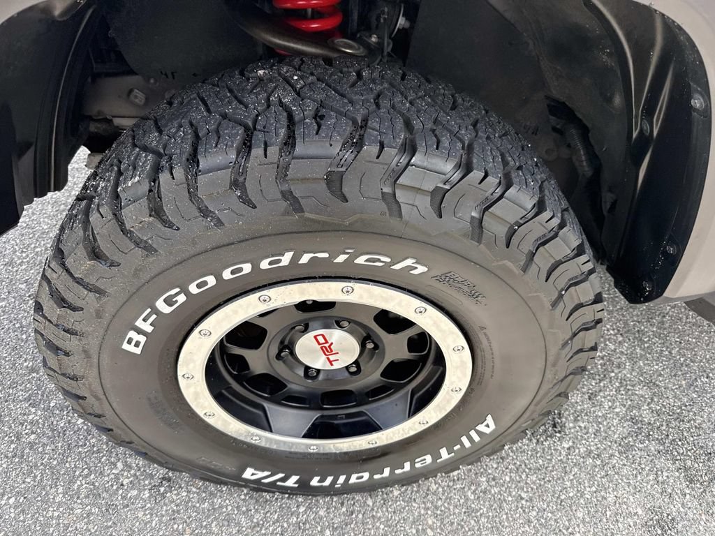 Used 2021 Toyota Tacoma TRD Off-Road w/ TRD Premium Off Road Package AWD/4WD image 11