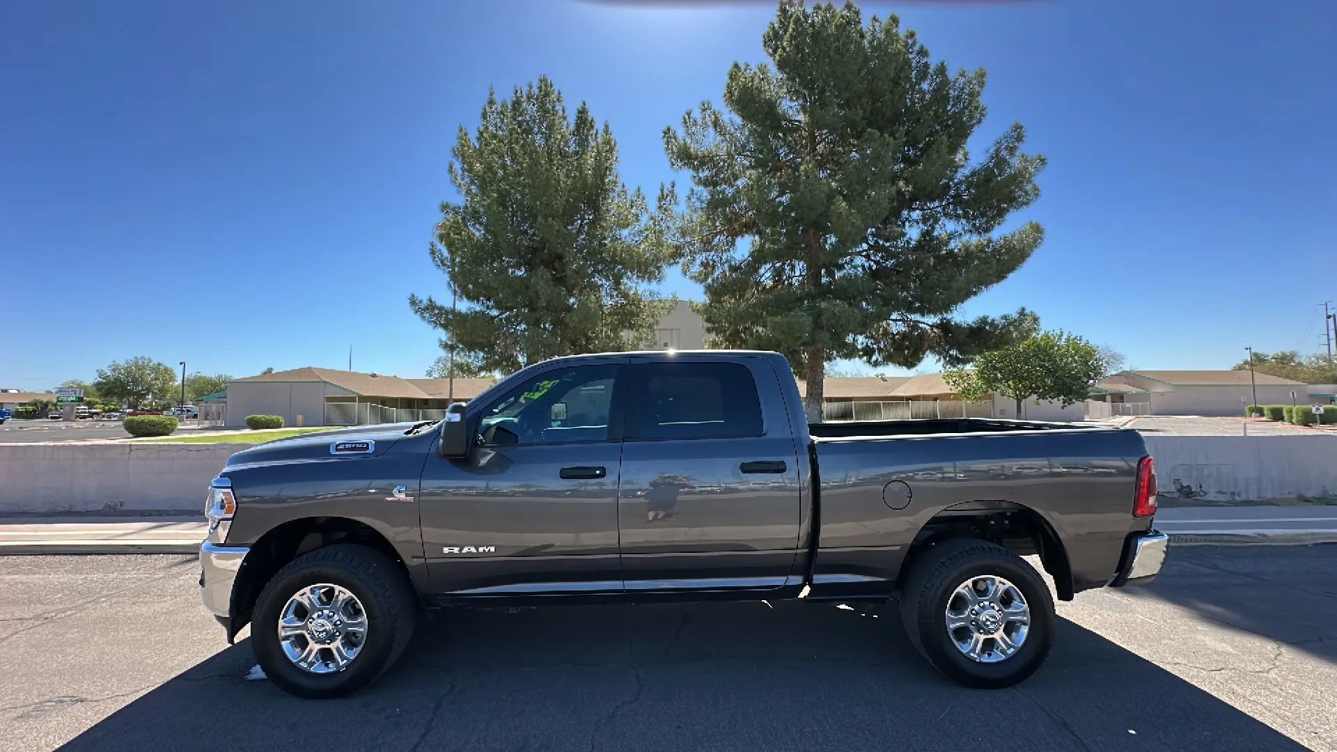 Used 2024 RAM 2500 Big Horn w/ Level 2 Equipment Group AWD/4WD image 1