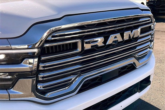 Used 2025 RAM 2500 Laramie image 31