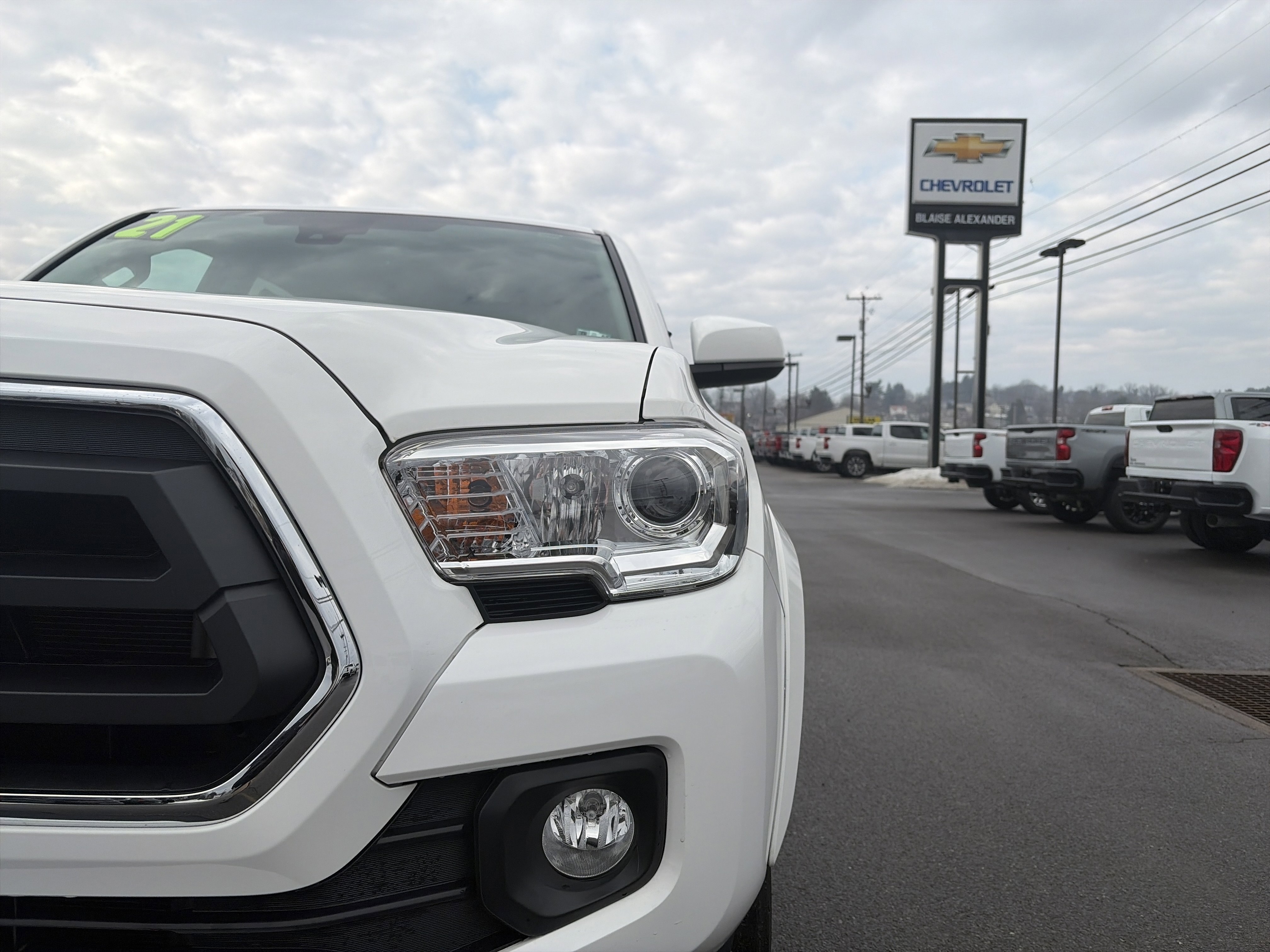 Used 2021 Toyota Tacoma SR5 image 10