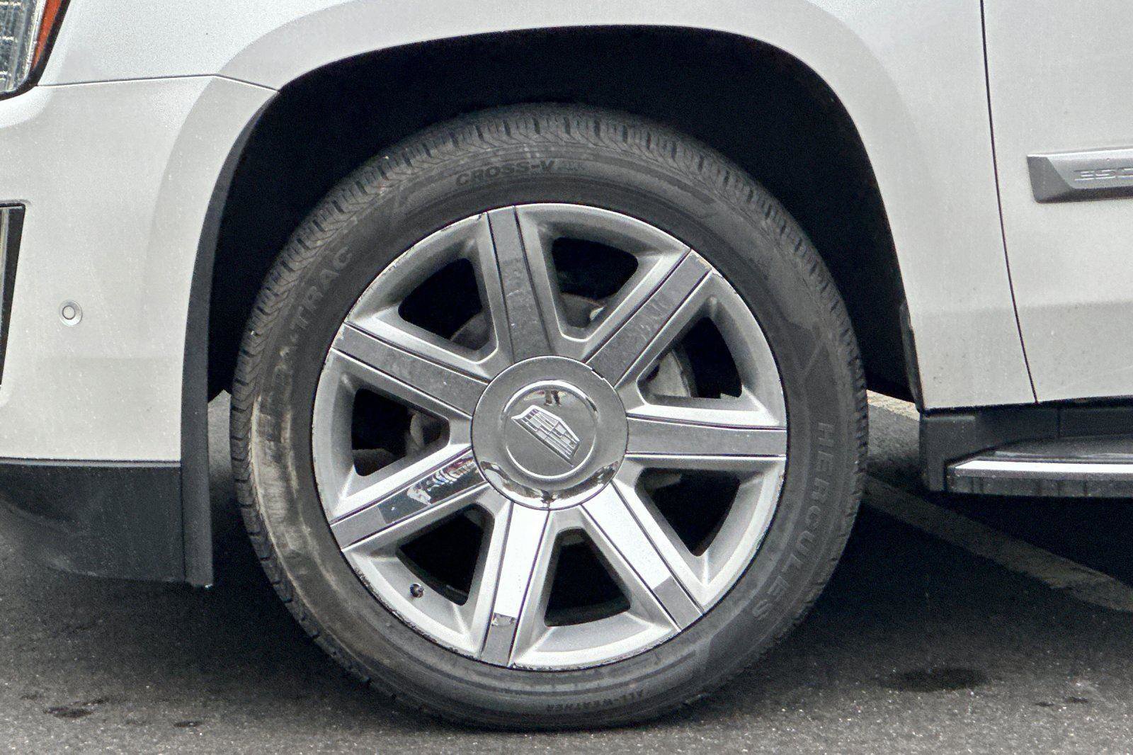 Used 2019 Cadillac Escalade Luxury image 29