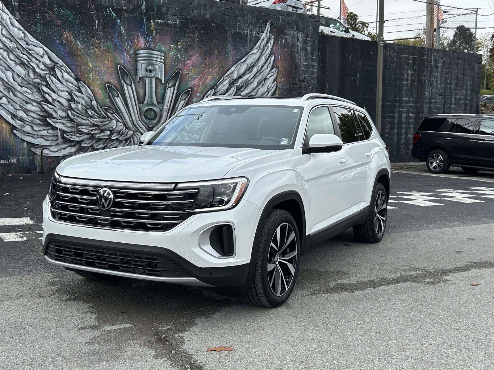 Used 2025 Volkswagen Atlas SEL image 7