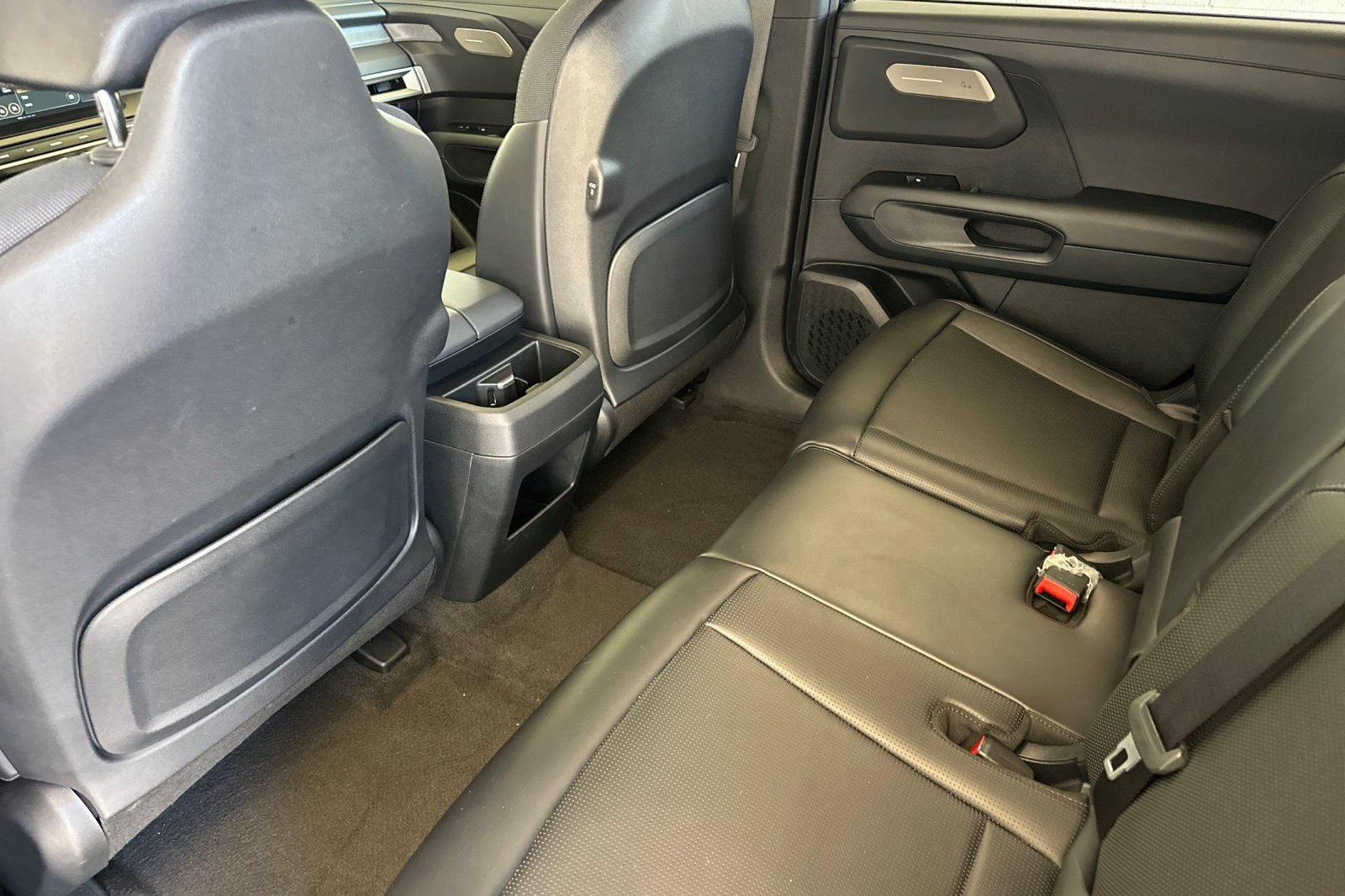 Used 2027 Kia Telluride LX FWD image 13