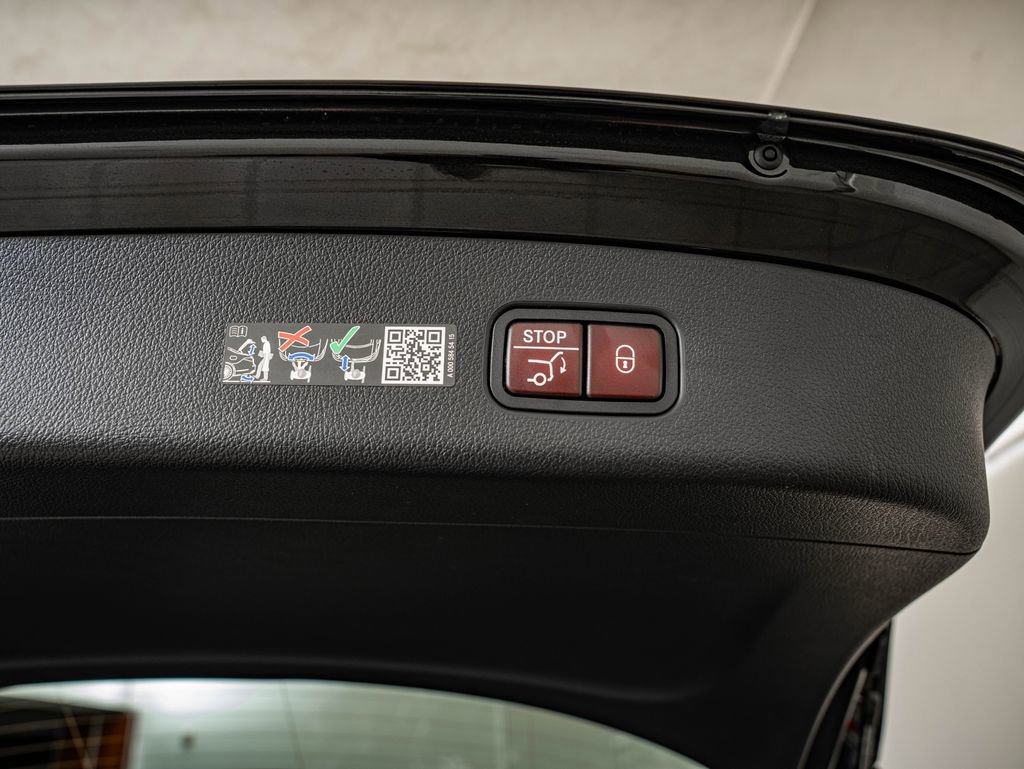 New 2026 Mercedes-Benz GLC 300 4MATIC image 36