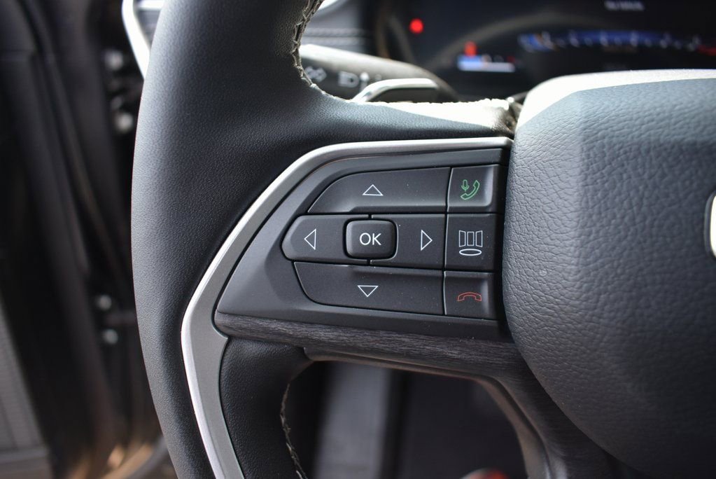 Used 2025 Jeep Grand Cherokee Limited w/ Black Appearance Package image 35