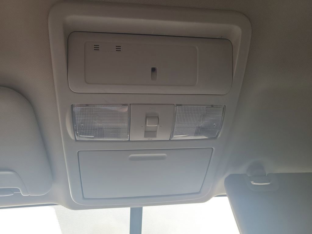 Used 2018 Nissan Titan SV RWD image 33