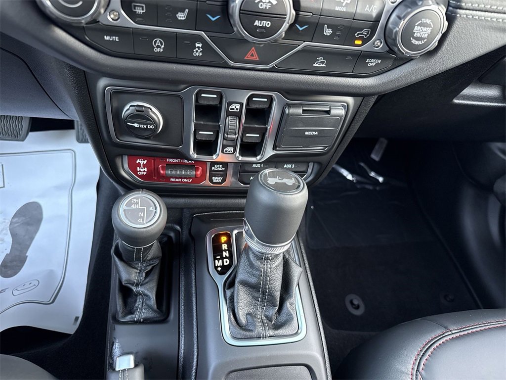 New 2025 Jeep Wrangler Unlimited Rubicon w/ Steel Bumper Group image 19