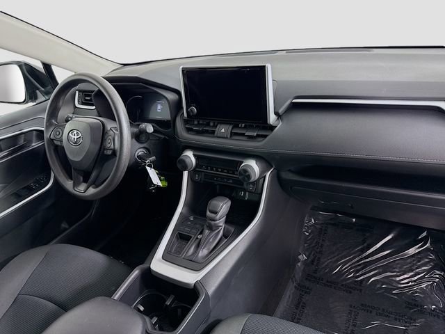 Certified 2025 Toyota RAV4 LE image 27