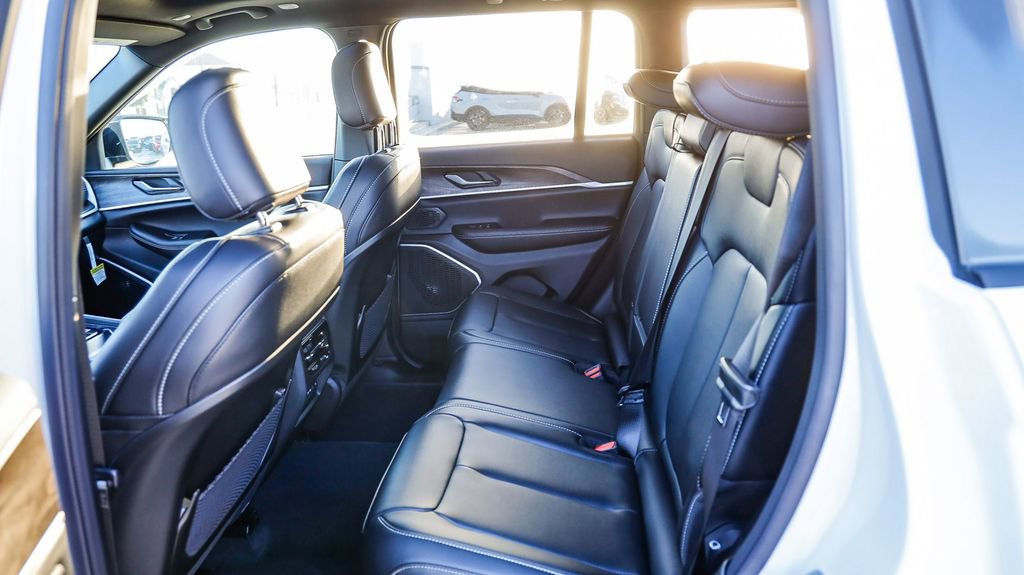 New 2026 Jeep Grand Cherokee Limited image 22