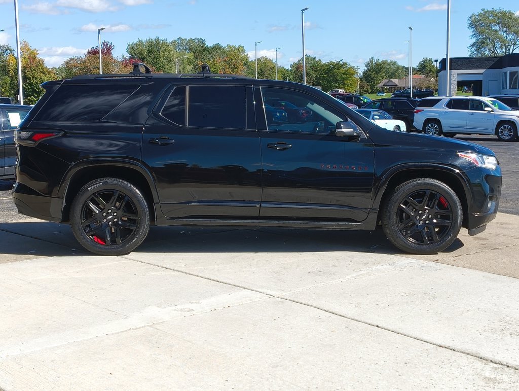Used 2021 Chevrolet Traverse Premier w/ Redline Edition AWD/4WD image 32