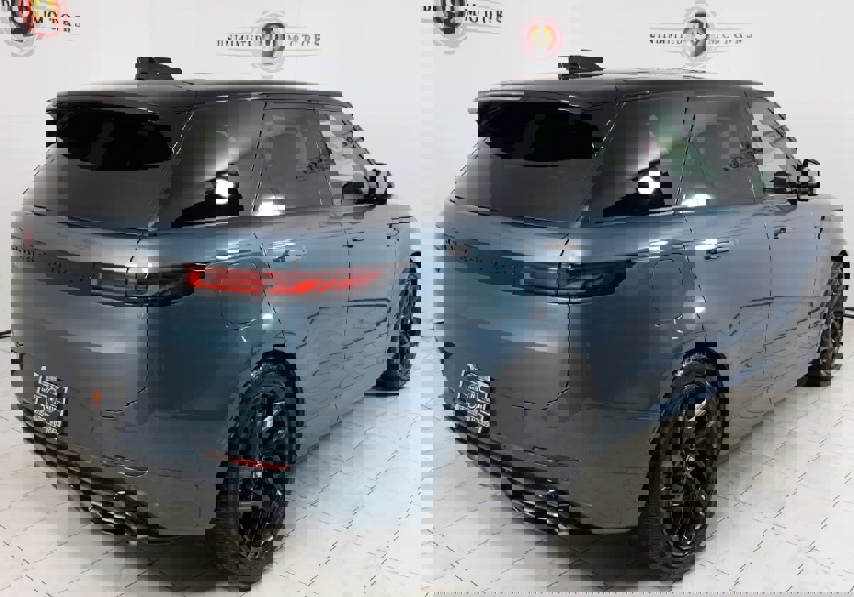 Used 2024 Land Rover Range Rover Sport Dynamic SE image 3