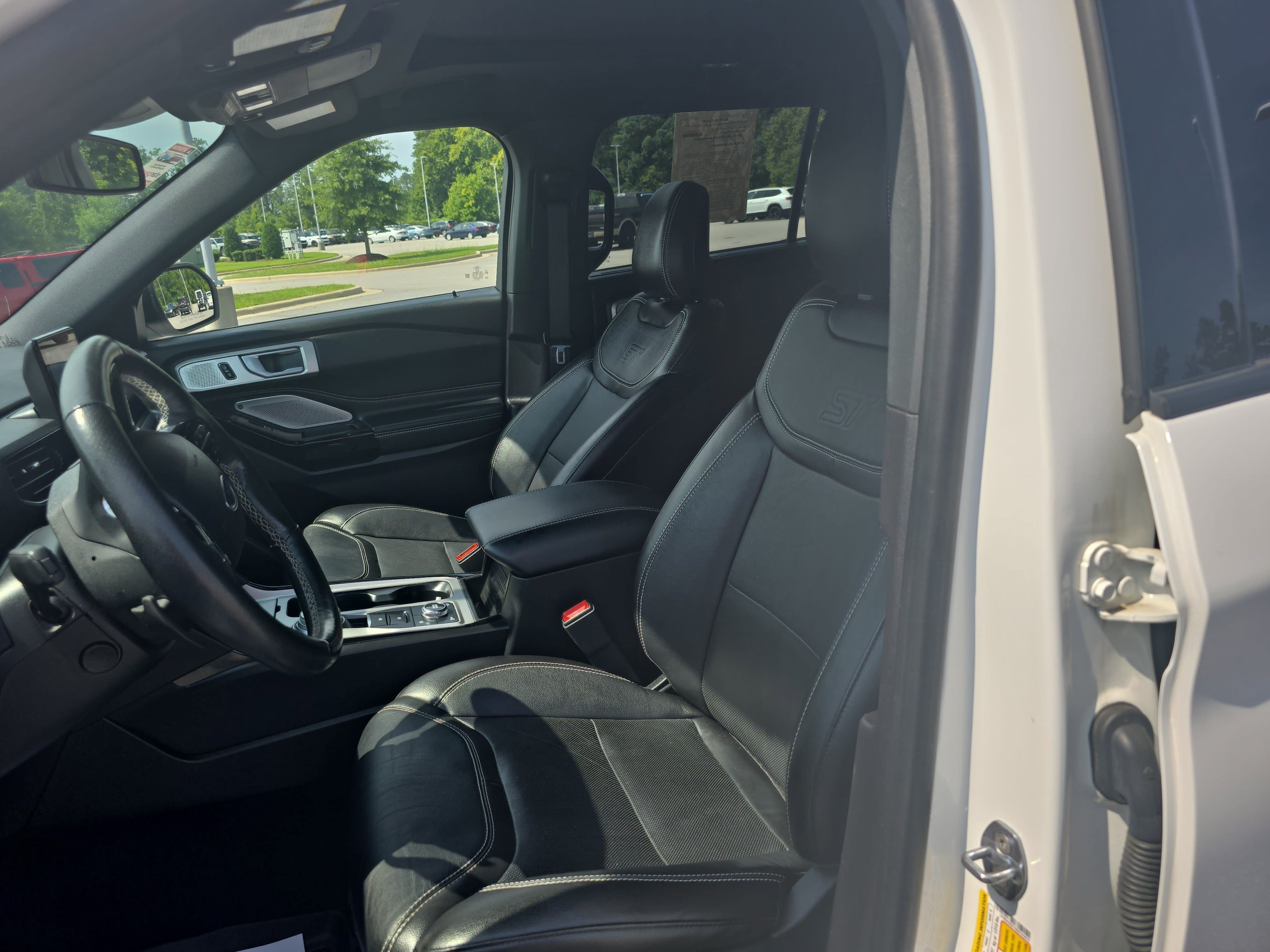 Used 2022 Ford Explorer ST w/ Equipment Group 401A AWD/4WD image 14